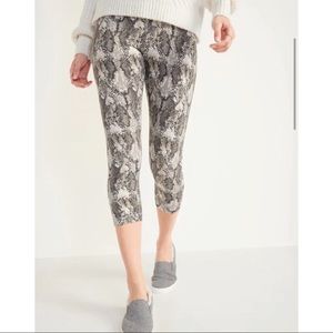 Snake print leggings